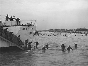 300px-juno-beach-debarquement-infanterie